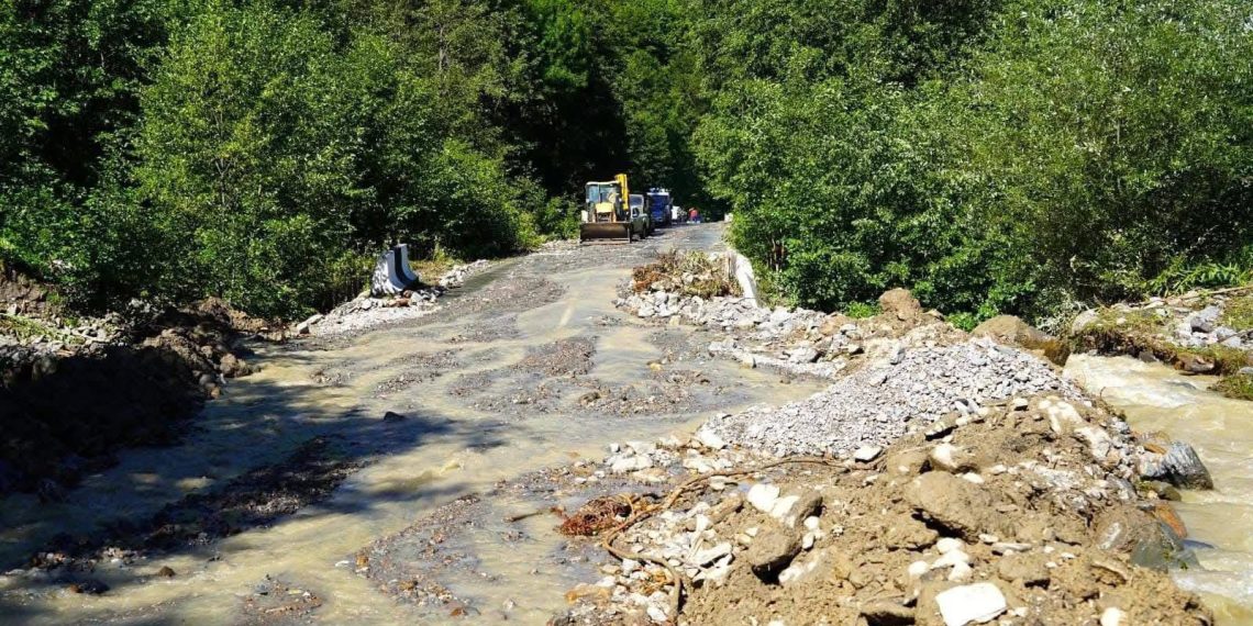 სტიქია ლენტეხში